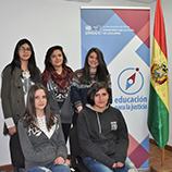 Cinco adolescentes bolivianas participarán en el encuentro de programadores de videojuegos "Educación para la Justicia". Image: UNODC Cinco adolescentes bolivianas participarán en el encuentro de programadores de videojuegos "Educación para la Justicia". Image: UNODC
